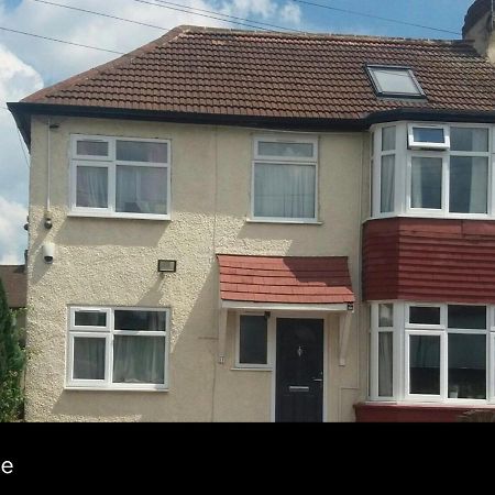 Double Rooms In Shared Home Enfield Exterior photo